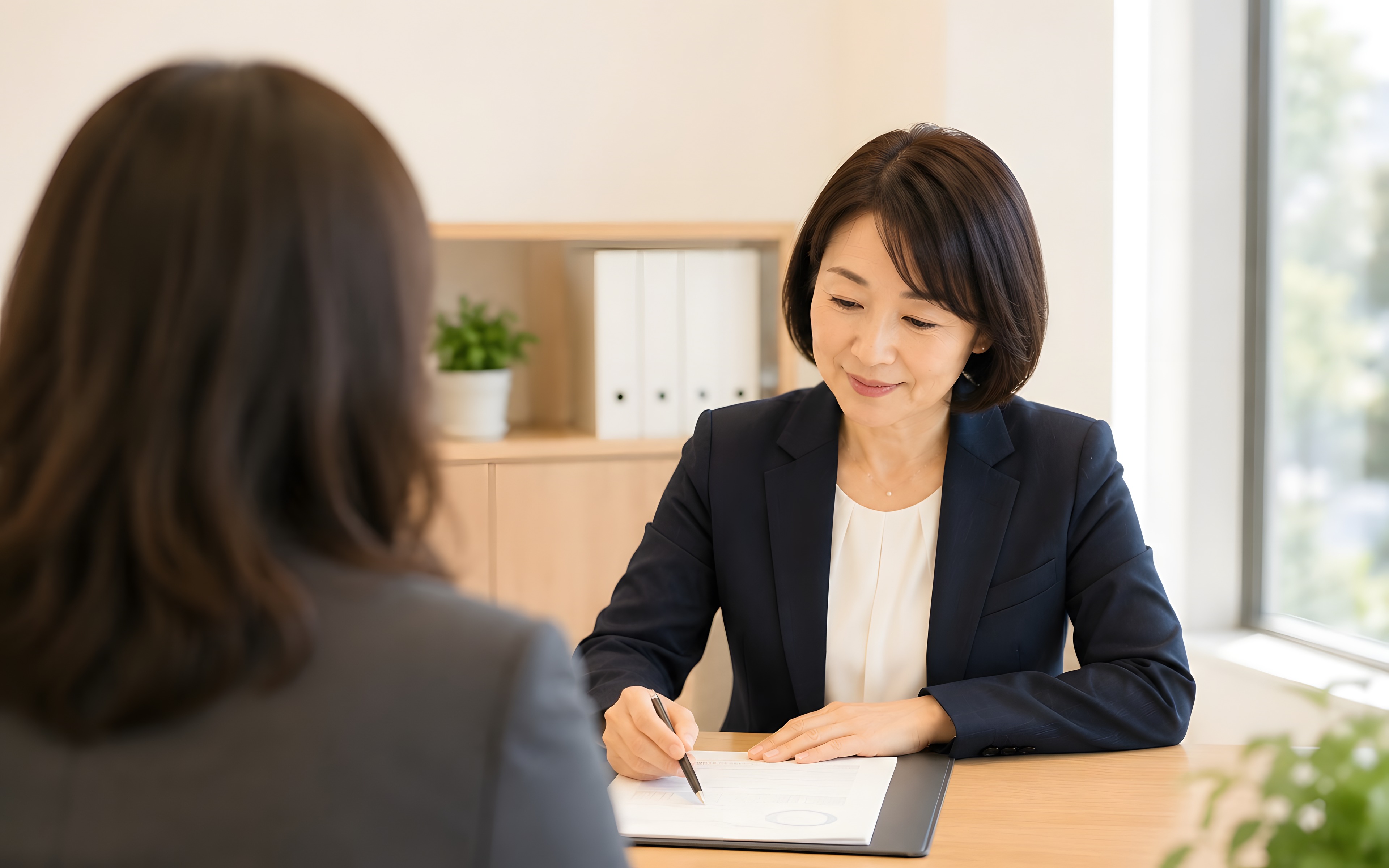 事務所⁠で⁠の相談⁠の様子